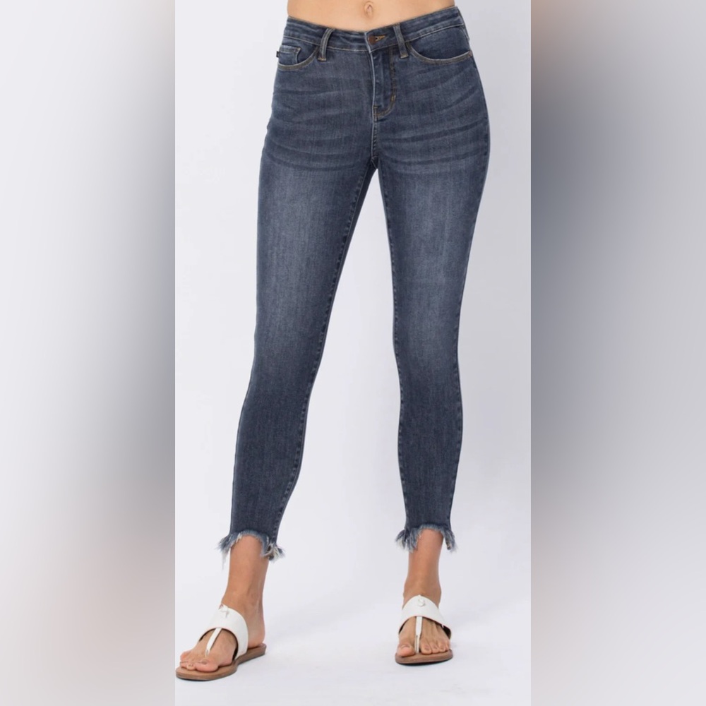 NWT Judy blue 22W Shark Bite Skinny Jeans